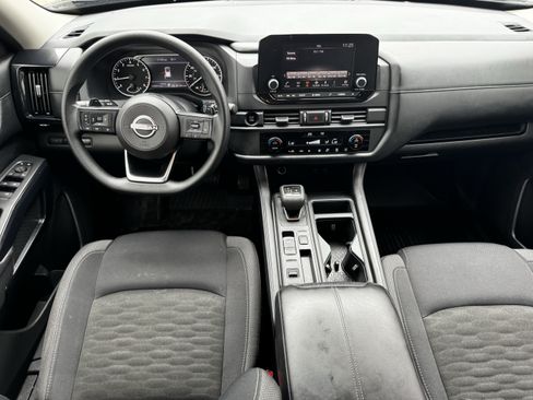 Used 2025 Nissan Pathfinder S FWD image 13