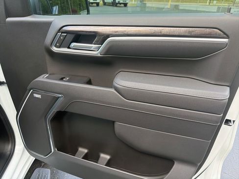 New 2026 Chevrolet Silverado 1500 LTZ w/ LTZ Premium Package AWD/4WD image 13