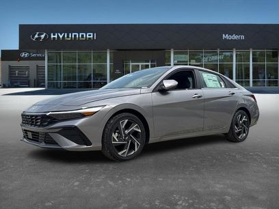 New 2025 Hyundai Elantra SEL