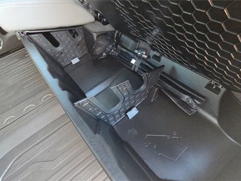 New 2026 GMC Sierra 1500 SLT w/ SLT Premium Plus Package image 32