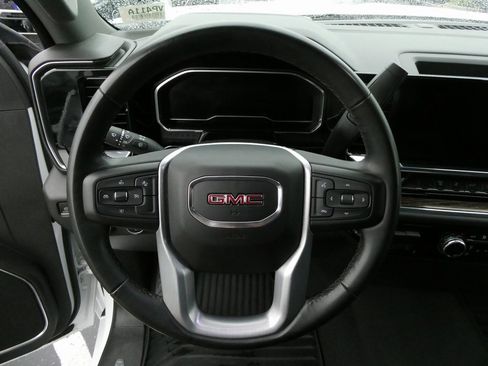 Used 2024 GMC Sierra 2500 SLE w/ SLE Convenience Package image 4