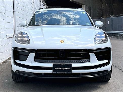 Used 2025 Porsche Macan image 8