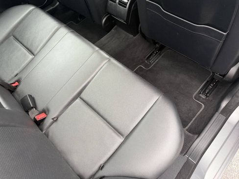 Used 2013 Mercedes-Benz C 300 4MATIC Sedan image 23