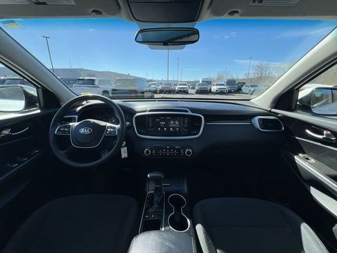 Used 2020 Kia Sorento LX image 14