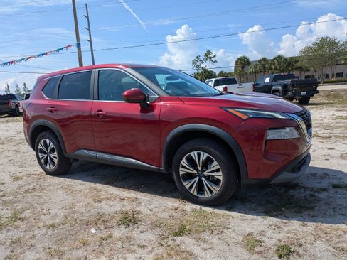 Used 2023 Nissan Rogue SV FWD image 2