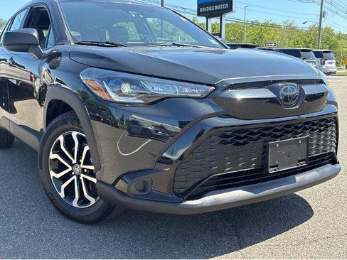Used 2024 Toyota Corolla Cross AWD Hybrid image 2