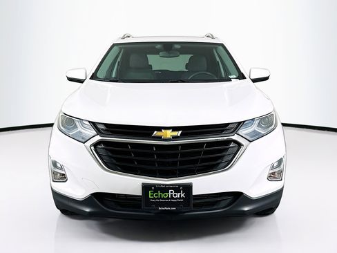 Used 2018 Chevrolet Equinox LT w/ Sun & Infotainment Package image 2