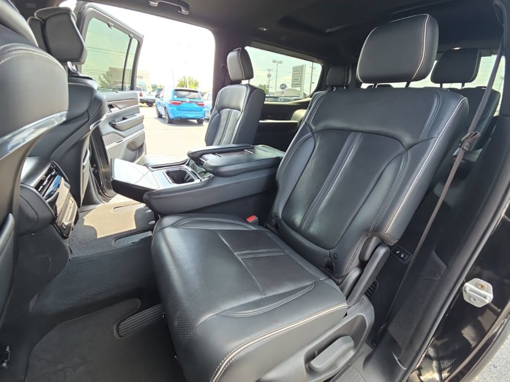 Used 2023 Jeep Grand Wagoneer Series II AWD/4WD image 33