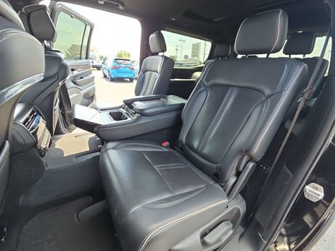 Used 2023 Jeep Grand Wagoneer Series II AWD/4WD image 33