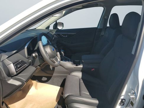 New 2025 Subaru Outback Limited image 9