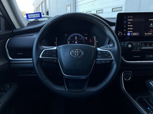 Used 2025 Toyota Grand Highlander FWD image 35