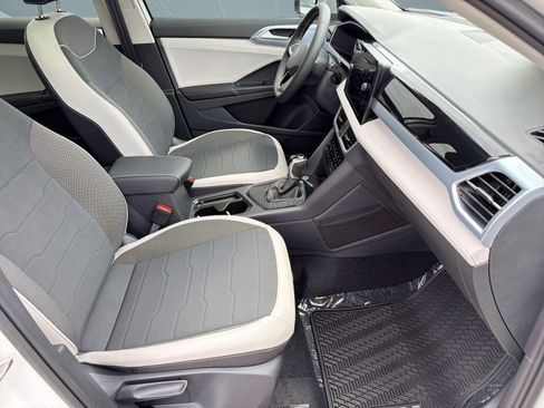 New 2026 Volkswagen Taos SE FWD image 30