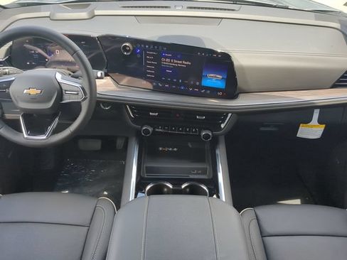 Used 2025 Chevrolet Tahoe Premier w/ LPO, Illumination Package RWD image 15
