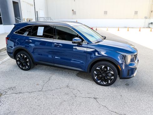 Used 2026 Kia Sorento EX AWD/4WD image 6