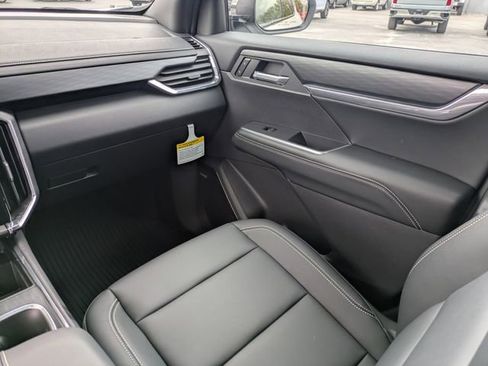 Certified 2025 GMC Acadia Elevation w/ Elevation Premium Package image 15