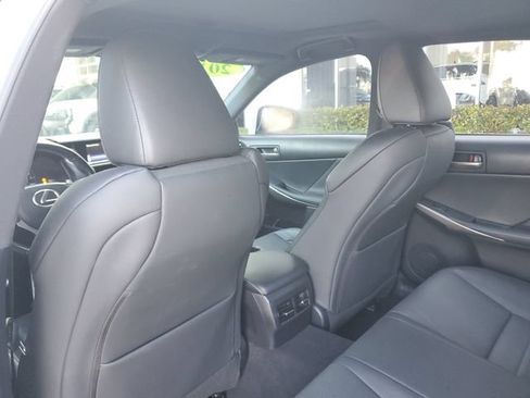 Used 2019 Lexus IS 300 F Sport w/ F Sport Package RWD image 10