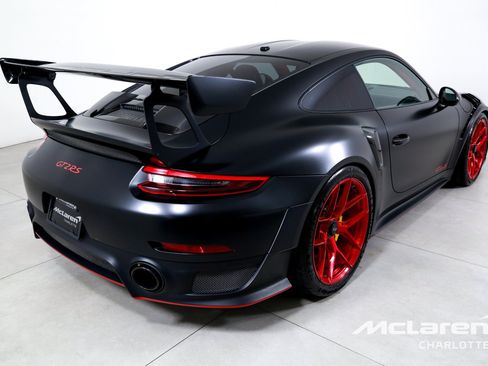 Used 2018 Porsche 911 GT2 RS RWD image 8