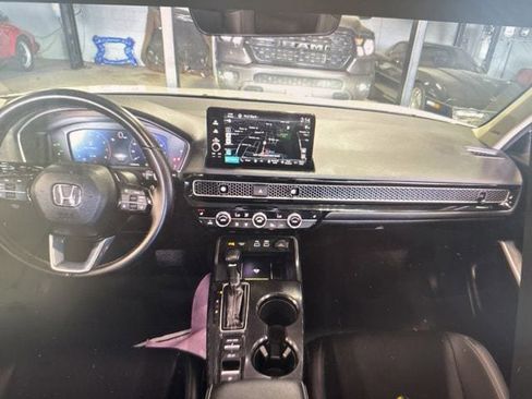 Used 2023 Honda Civic Touring image 10