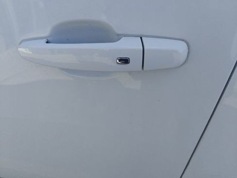 Used 2020 Chevrolet Traverse LT FWD image 6