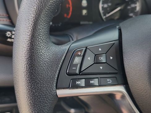 Used 2024 Nissan Kicks SR image 28