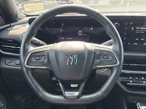 Used 2025 Buick Envista Avenir FWD image 24
