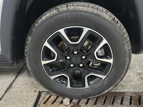 Used 2020 Jeep Compass Trailhawk image 9