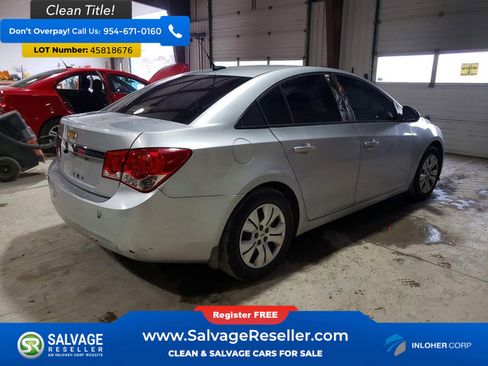 Used 2013 Chevrolet Cruze LS image 4