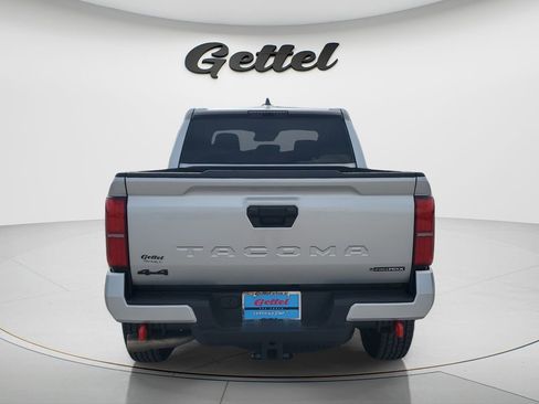 Used 2025 Toyota Tacoma TRD Off-Road AWD/4WD image 6