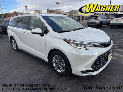 Used 2023 Toyota Sienna Platinum