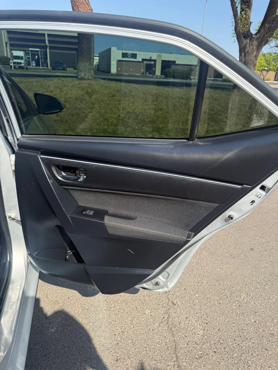 Used 2019 Toyota Corolla LE w/ Carpet Mat Package (TMS) FWD image 13