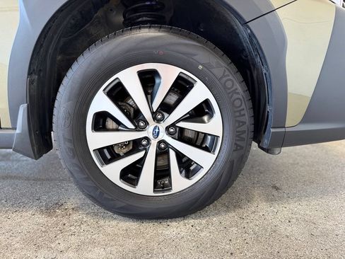 Used 2024 Subaru Outback Premium AWD/4WD image 25