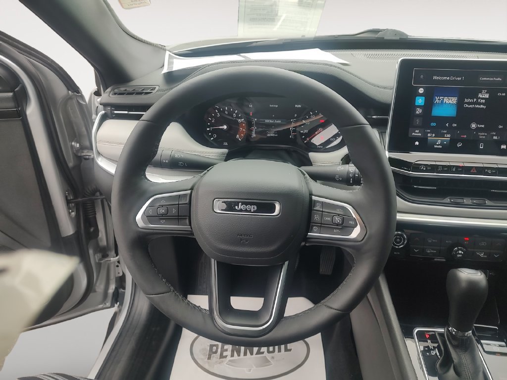 Used 2025 Jeep Compass Limited AWD/4WD image 12