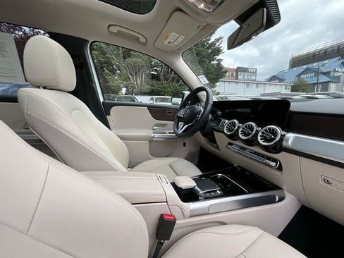 Used 2022 Mercedes-Benz GLB 250 4MATIC image 17