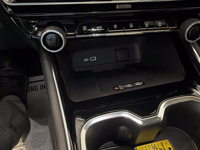 Used 2026 Chevrolet Traverse Z71 w/ Enhanced Driving Package AWD/4WD image 29