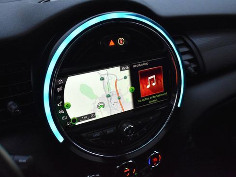 Used 2020 MINI Cooper 4-Door Hardtop image 22