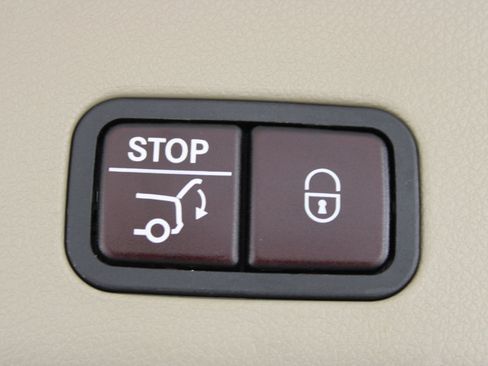 Used 2016 Mercedes-Benz GL 450 4MATIC w/ Premium I Package image 72