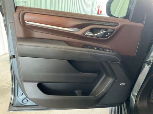 Used 2021 GMC Yukon Denali w/ Denali Premium Package AWD/4WD image 6