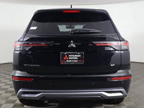New 2026 Mitsubishi Outlander SE image 12