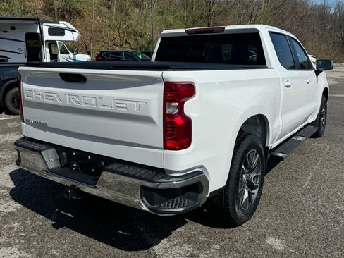 Used 2022 Chevrolet Silverado 1500 LT AWD/4WD image 7