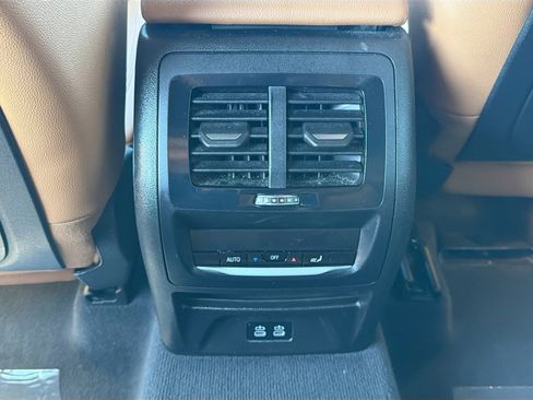 Used 2023 BMW X3 sDrive30i w/ Premium Package w/ZPA image 19