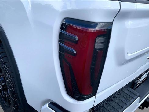 Used 2026 GMC Sierra 2500 AT4 w/ AT4 Premium Plus Package AWD/4WD image 28