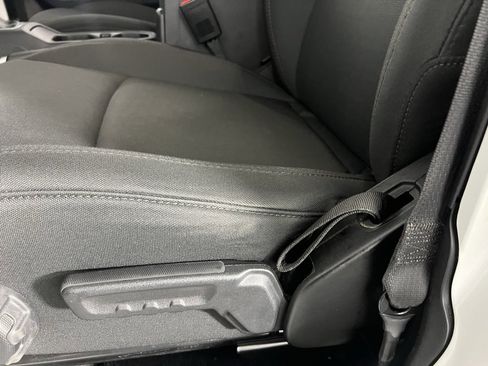 Used 2022 Jeep Wrangler Unlimited Sahara image 23