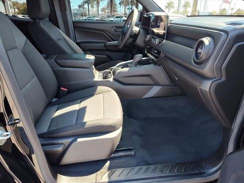 Used 2025 Chevrolet Colorado Trail Boss w/ Midnight Edition image 12