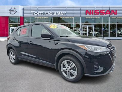 Certified 2025 Nissan Kicks Play S