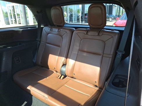 Used 2023 Lincoln Aviator Reserve w/ Equipment Group 201A AWD/4WD image 9