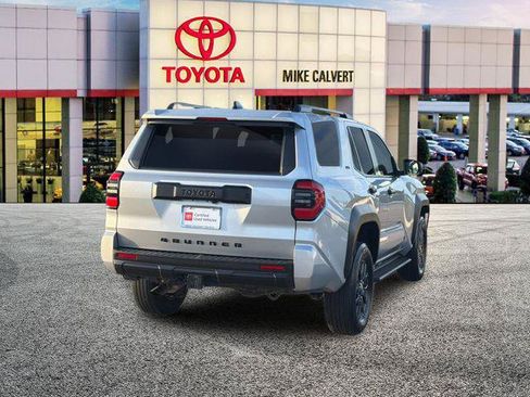 Certified 2025 Toyota 4Runner SR5 AWD/4WD image 5