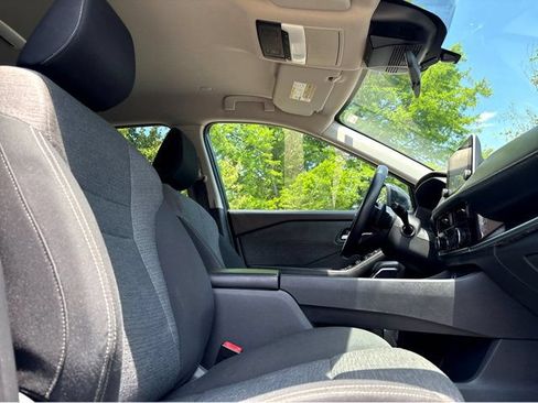Certified 2023 Nissan Rogue SV FWD image 25