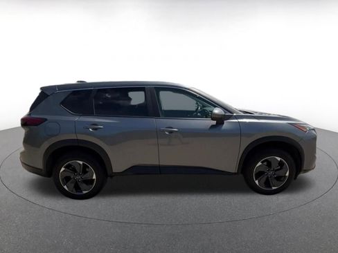 Used 2025 Nissan Rogue SV AWD/4WD image 16
