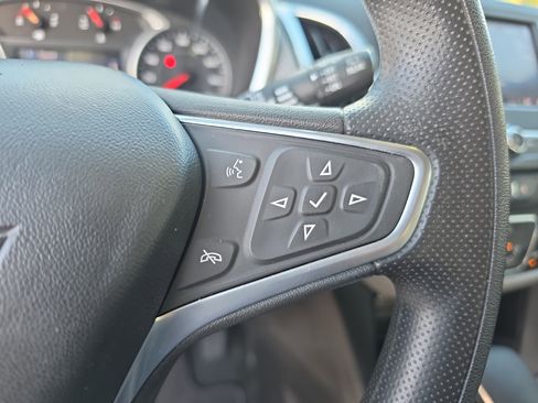 Used 2022 Chevrolet Equinox LT FWD image 22