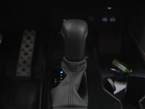 Used 2025 Toyota Camry SE image 17